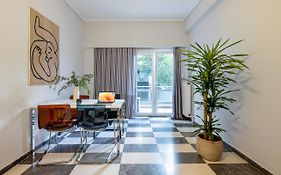 Spacious Central Apt Downtown